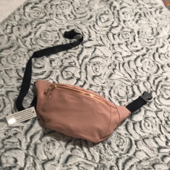 No brand Handbags - ⭐️🆕 Leather like Fanny pack